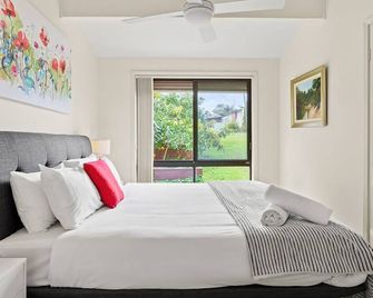 Waterfront Pet Friendly Abode Toukley Nsw - Toukley - Bedroom