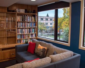 Adventure Q2 Hostel - Queenstown