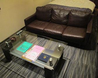 Hotel Rplus - Adults only - Yachiyo - Living room