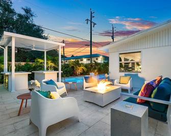 Jupiter Sands, Tequesta | Pool/Spa. Sleeps 10! - Tequesta - Patio