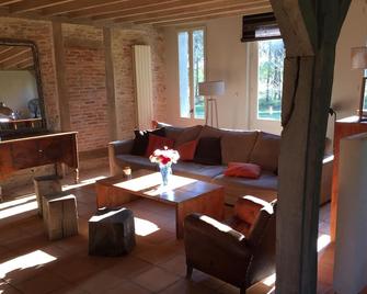 La Canopée des Landes: 25 beds, 4 houses, 2 swimming pools in the heart of the forest - Arengosse - Sala de estar
