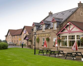 Premier Inn Falkirk North - Falkirk - Building