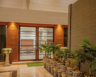 Hotel Prince, Bhuj - Bhuj - Lobby