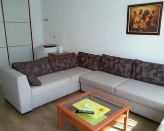 Blue Bay Palace Apart Complex - Pomorie - Olohuone