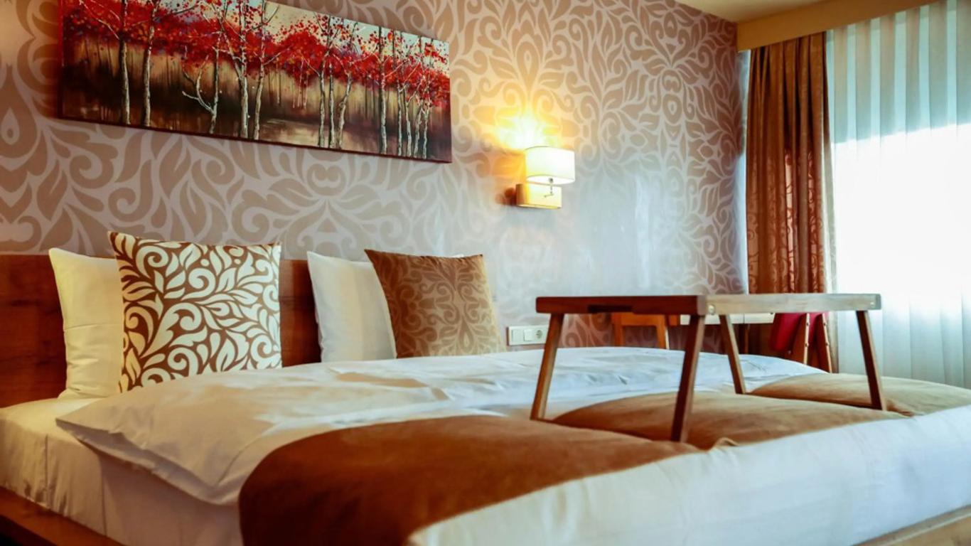 Melek Hotels Moda