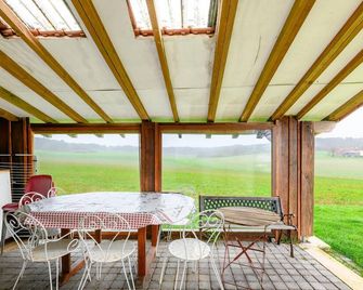 Cozy Home In Scorbé-Clairvaux With Wifi - Thuré - Patio