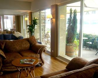 Logis Hotel du Lac - Neuvic - Salon