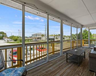 Hernando Beach Apartment- Downtown Close To Everything\n - Hernando Beach - Balcony