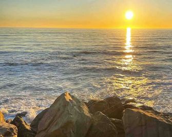 Beachside Breakaway Glenelg South 200m to the Beach - Glenelg