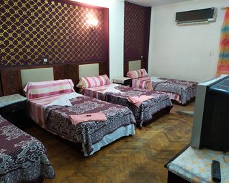 Cairo Moon Hostel - Cairo - Camera da letto