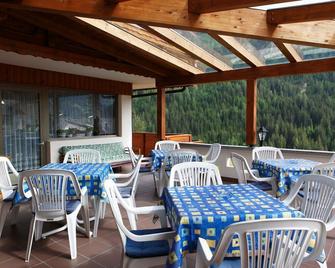 Hotel Plan Murin - Wengen - Innenhof