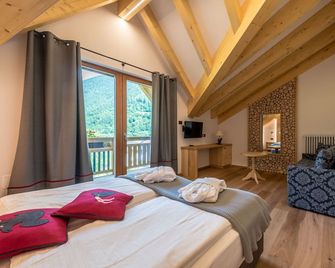 Tevini Dolomites Charming Hotel - Commezzadura