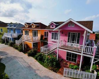 Bunny Hill Resort - Sattahip - Gebäude