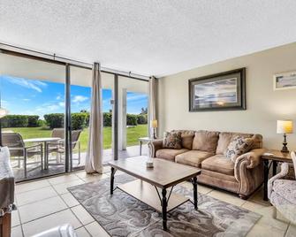 Cape Winds Resort - Cape Canaveral - Living room