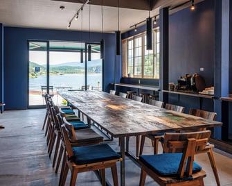 Hütte Jil Shirakabako - Chino - Comedor