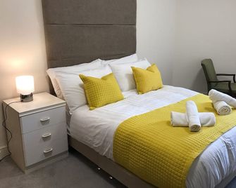 Pearl & Pebbles Eastbourne - Eastbourne - Camera da letto