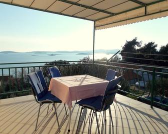 Apartments with parking space Mokalo, Peljesac - 18395 - Orebic - Balkon