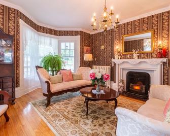 The Dawson House Bed & Breakfast - Charlottetown - Living room