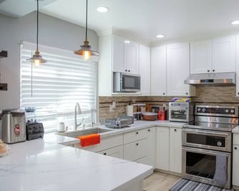 Modern, Luxury & Cozy 3 Beds/ 2 Baths Home in Evergreen - San Jose - Cocina