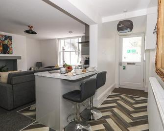 Flat 1 - Sandbanks - Bournemouth - Comedor