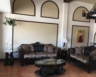 Hotel Burgess - Reedley