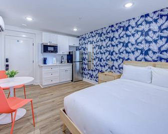 Tropical Sunset Studio Apartment - Galveston - Bedroom