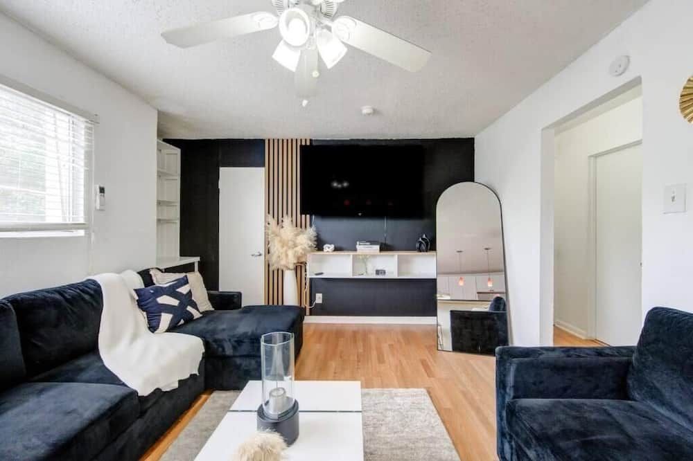 1 Bedroom Getaway in Houston - יוסטון - סלון
