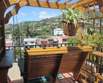 Palmira Hostel - Tegucigalpa - Balcón