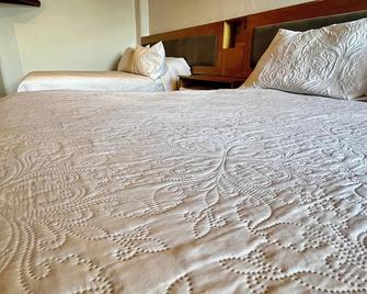 Hotel Garden Inn - Aguascalientes - Schlafzimmer