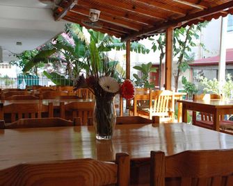 Rain Hotel - Kizkalesi - Restaurante