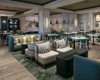 Hilton St. Petersburg Carillon Park - סנט פיטרסברג - מסעדה