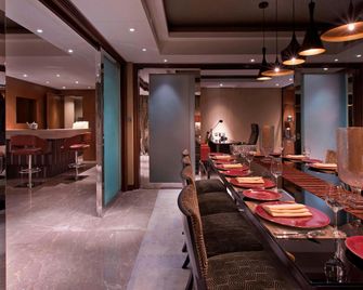 Sheraton Grand Bangalore Hotel at Brigade Gateway - באנגאלור - מסעדה