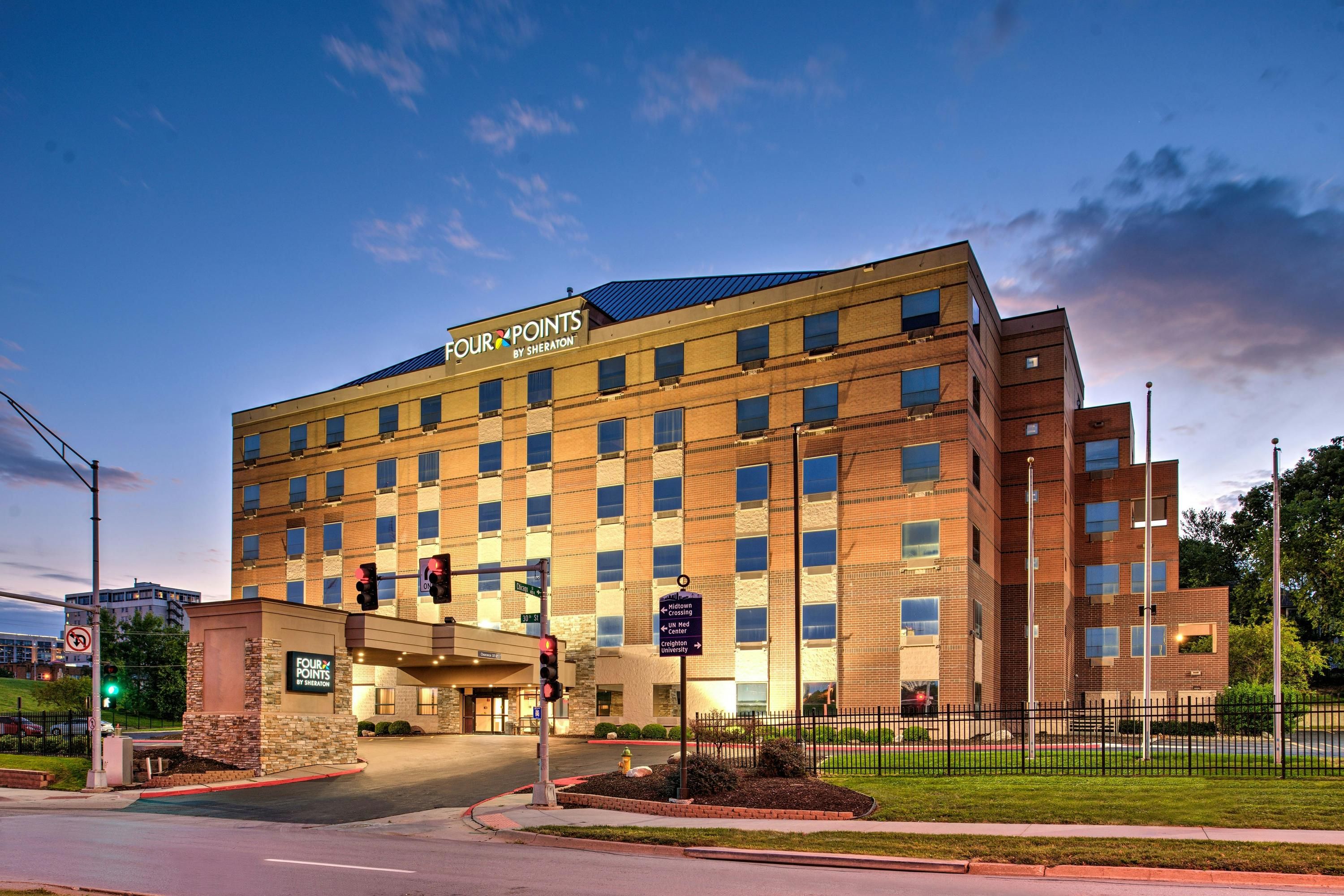 Four Points by Sheraton Omaha Midtown - אומהה - בניין