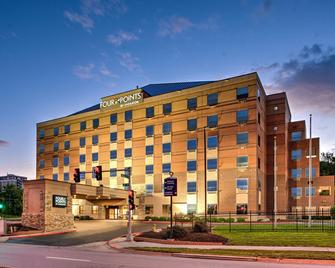 Four Points by Sheraton Omaha Midtown - אומהה - בניין