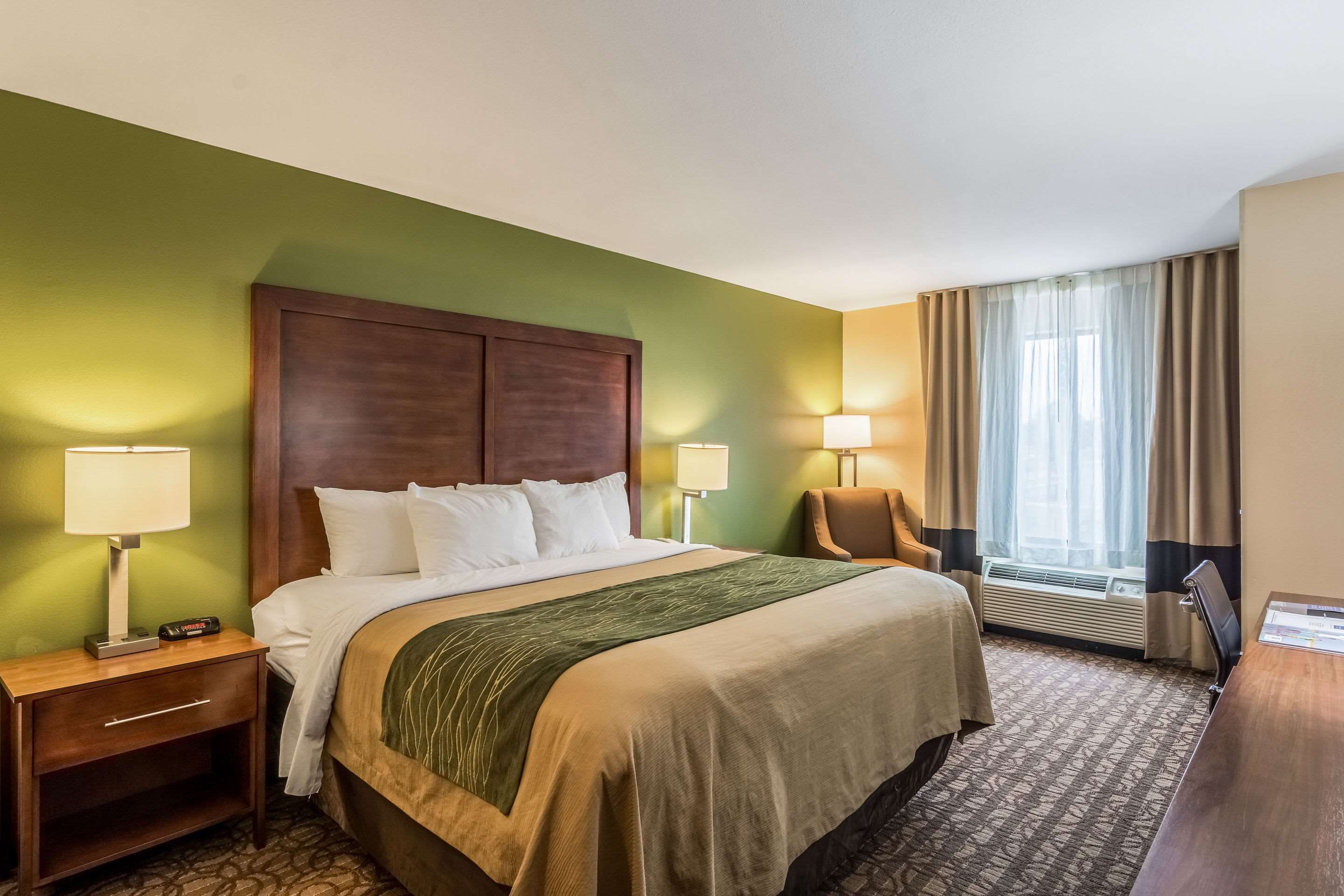 Comfort Inn and Suites Panama City North - פנמה סיטי - חדר שינה