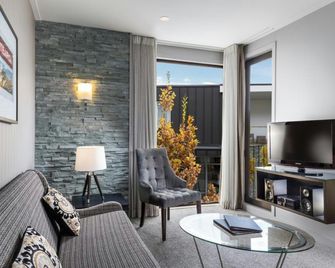 DoubleTree by Hilton Queenstown - Queenstown - Wohnzimmer