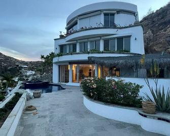 The one and only Pedregal Hollywood House - Cabo San Lucas - Building