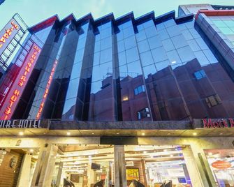 La-Sapphire Hotel - New Delhi - Building