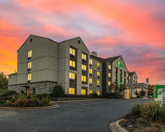 Holiday Inn Spartanburg Northwest - Spartanburg - Building