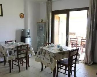 Palmas Dorada Home - Olmedo - Dining room