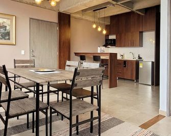 The Hub by Wynwood House - Medellín - Comedor