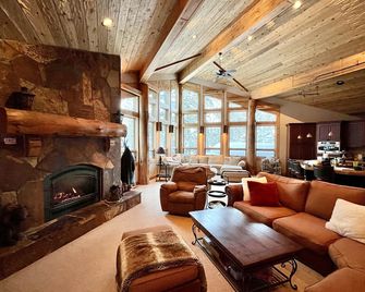 Northstarnorth Lake Tahoe Home5br5ba Bonus Sleeps 1210+2 Or 4 Under 12 - Truckee - Salon