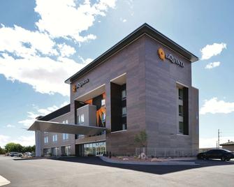 La Quinta Inn & Suites by Wyndham Page at Lake Powell - Page - Bygning