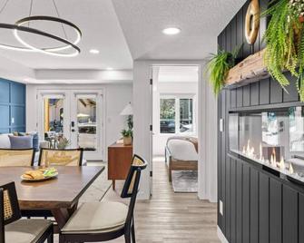 Newly Built 2br Mountain Escape In Dt Canmore! - Canmore - Dining room