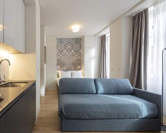 Lsa Santos by Numa - Lisboa