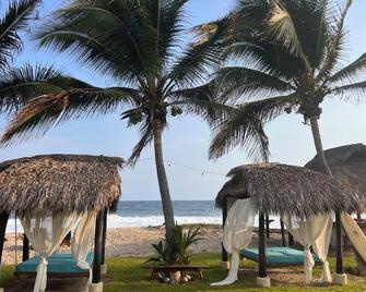 Serene beach front villa just 10 minutes from Puerto Escondido airport - Puerto Escondido - Playa