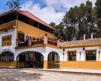 Awesome Home In Vilallonga With Kitchen - Villalonga - Edificio
