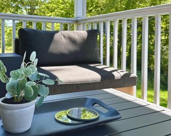 Bristol Firefly Studio: Kitchenette, Private Patio - Bristol - Balkong
