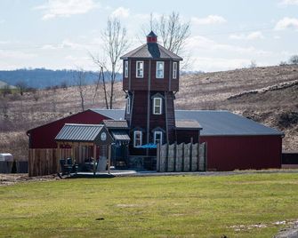 Legacy Lighthouse, Amish Country Ohio, Sugarcreek - Sugarcreek - Edificio