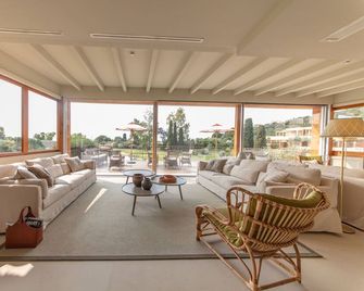 Is Molas Resort - Pula - Sala de estar